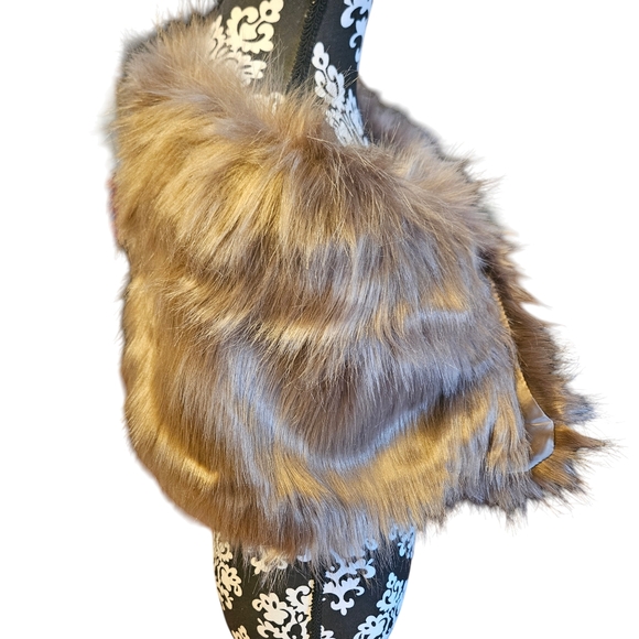 Cape S/M Cropped Short Stole Shawl Fuax Fur Golden Tan Mobwife New Years Party - Picture 5 of 12